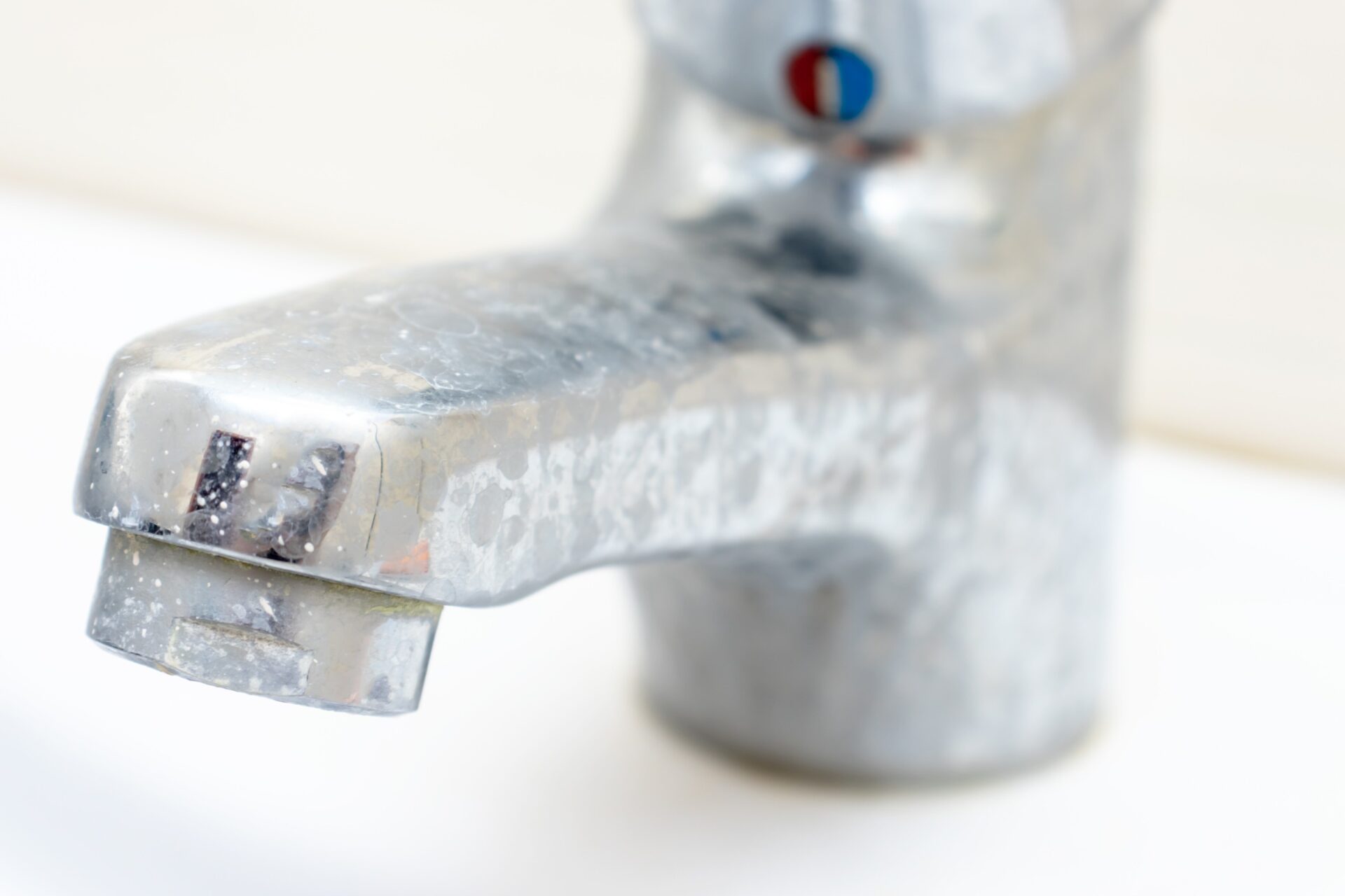 How to Remove Hard Water Stains from Your Plumbing Fixtures: A