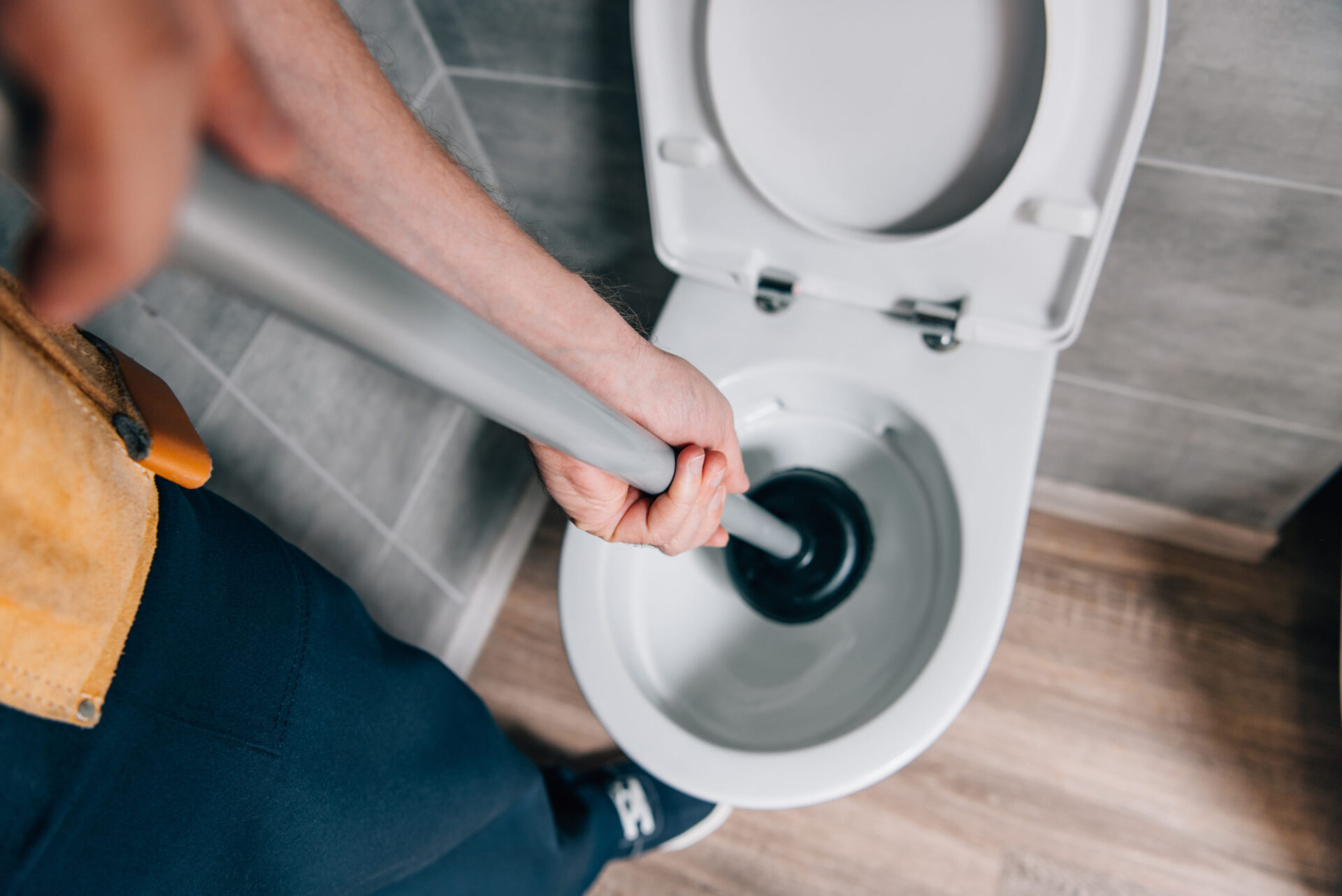 Plunging Your Toilet: Advice to Help You Plunge Toilets Correctly